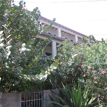 Hotel Culture House Basseterre Exterior foto